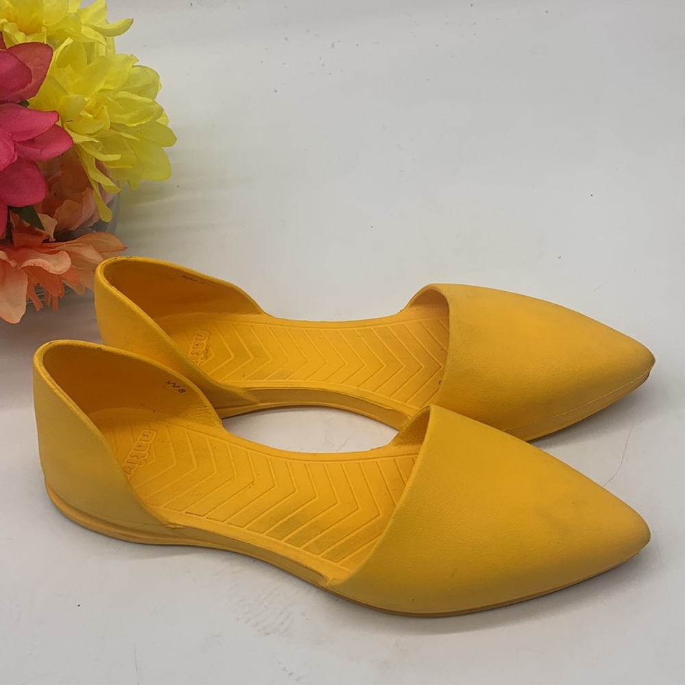 Native Yellow Pointy Flats Size 8 BFL4145C - Picture 2 of 8